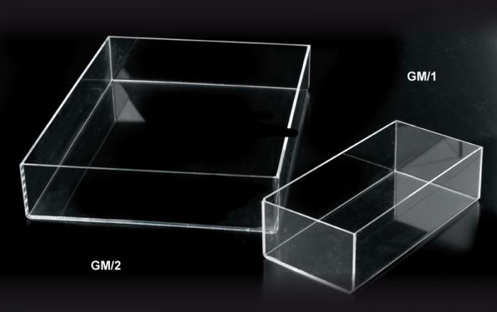 Contenitori in plexiglass