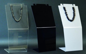Curved necklace display